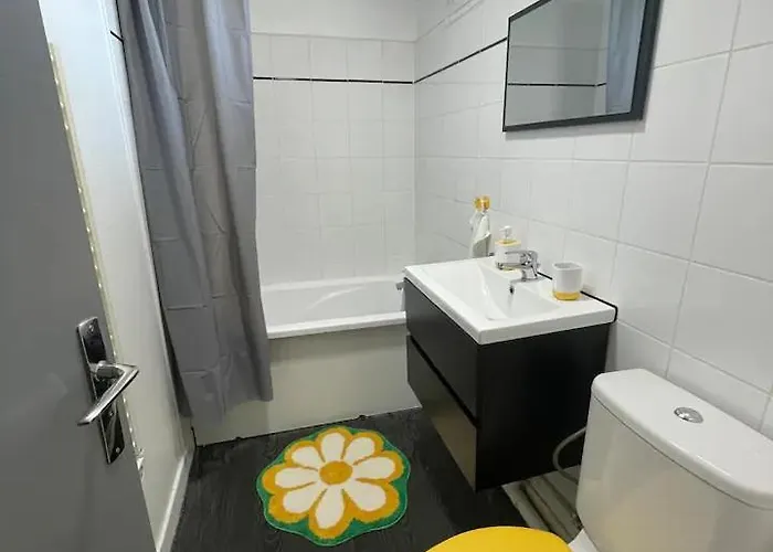 Proche Fac Et Centre *